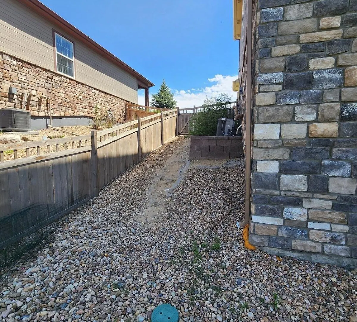 Entire Basement With Private Entrance Within Walking Distance From The Gaylord Hotel Aurora