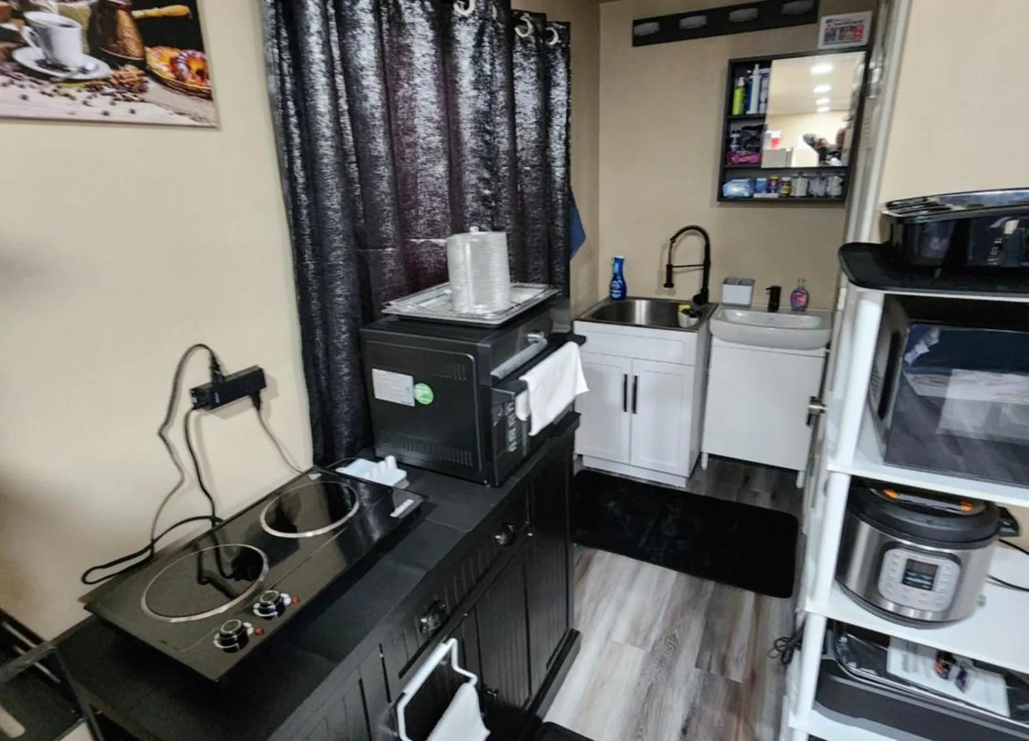 Guest house Entire Basement With Private Entrance Within Walking Distance From The Gaylord Hotel Aurora